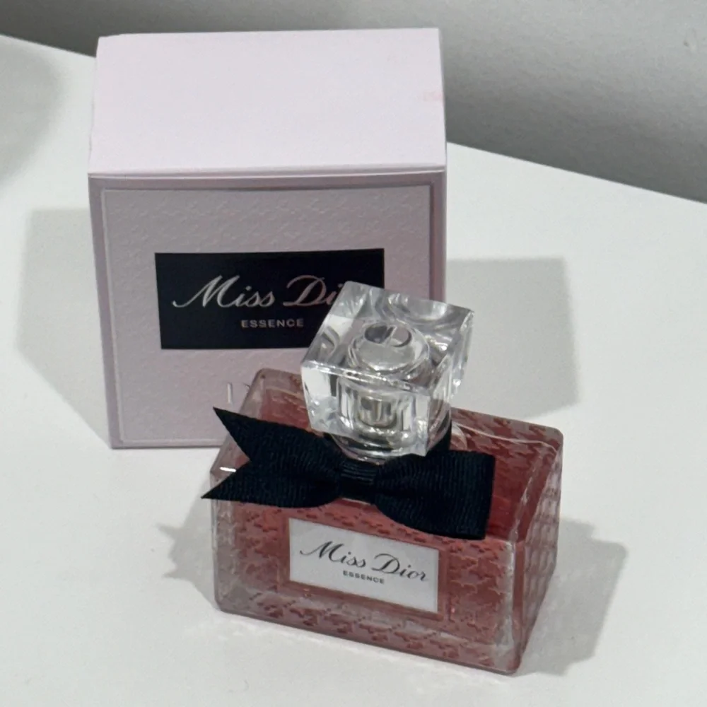 Miss Dior essence new w box - Picture 2 of 3